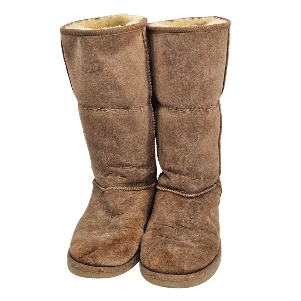 UGG Australia Classic Tall Boots Brown‎ Suede Sheepskin Lined Women's Size 8